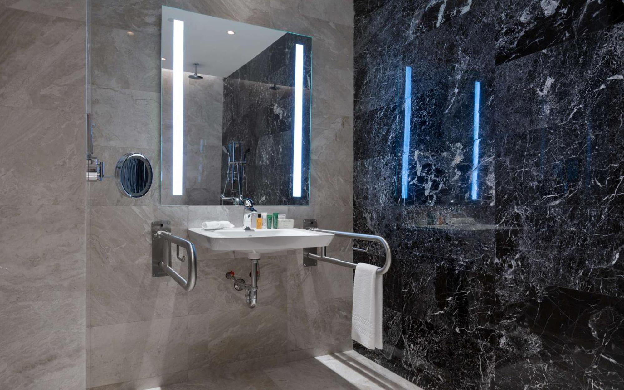 Hilton Otel 5*